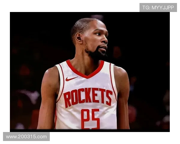 杜兰特率队取胜喜露笑容